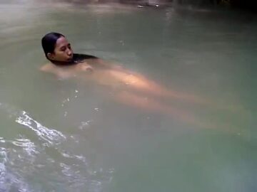 Istri Bang Toyip Berenang Di Sungai [hjsm]