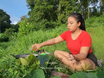 OUTDOOR COOKING MEMASAK SAYUR KANGKUNG SUNGAI SAMBIL MENIKMATI SUNSET TEPI HUTAN