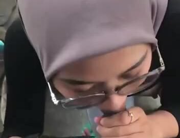 NISIA FJ BlowJob Hijab Di Teras Rumah